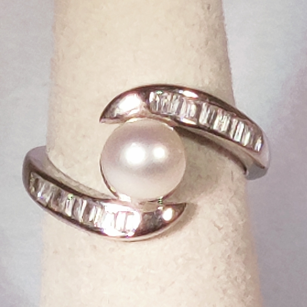 Vantel Pearls Illumination Ring View 3